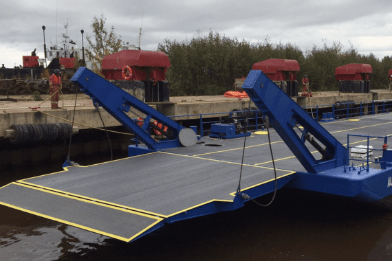 Design and application of 1000 tons ramp dumb barge and construction